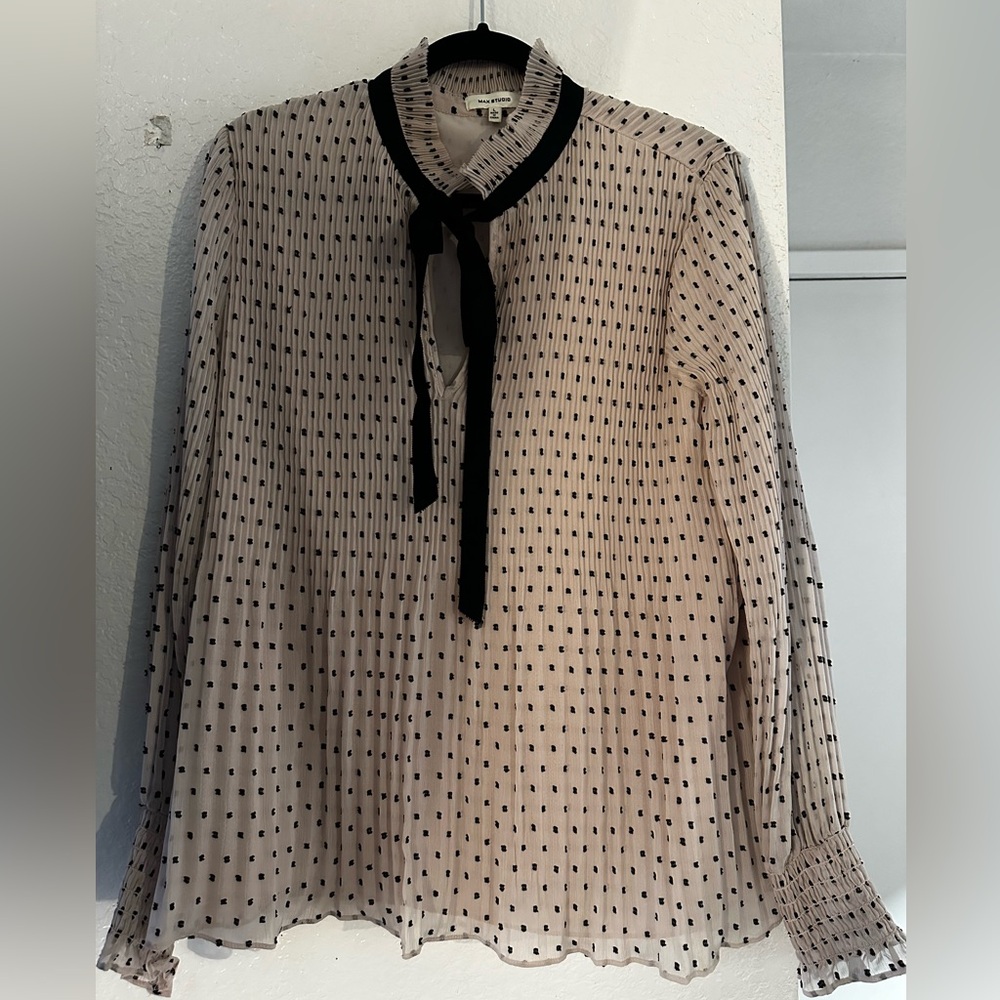 Max studio, floaty, blouse, polkadot, crushed velvet type material ribbon